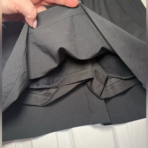 NWOT‎ Quince Performance Tech Skort Black Size Large Built-In Shorts Zip Pockets - Picture 6 of 9